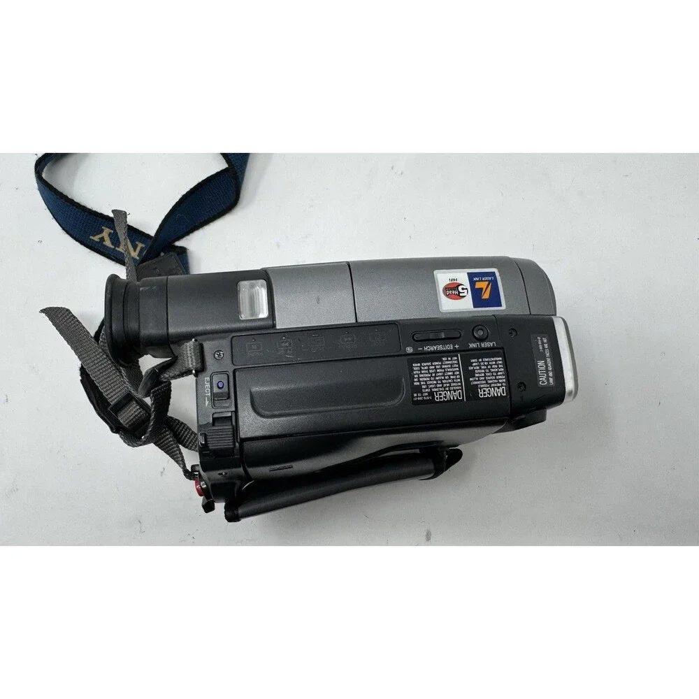 Sony Handycam CCD-TR86 8mm 30 X Digital Zoom Handheld Video Camera Parts Only!